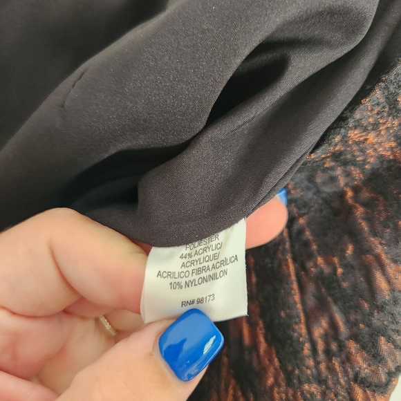 W by Worth skirt women's size 2 crinkle jacquard front slit pencil textured - Picture 5 of 5